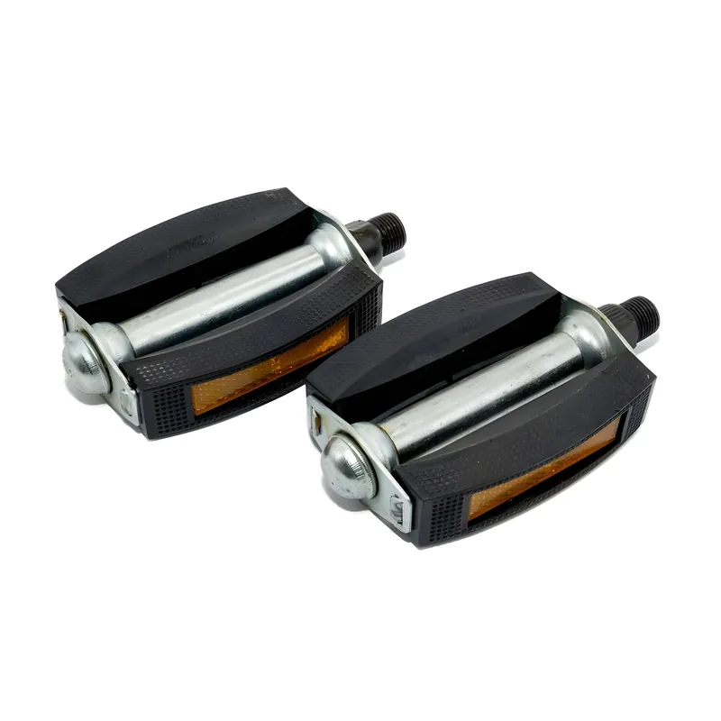 SET Pedalen - links + rechts, abgerundete Ausführung, Stahlachse 9 / 16", mit Reflektoren Wochenendangebot